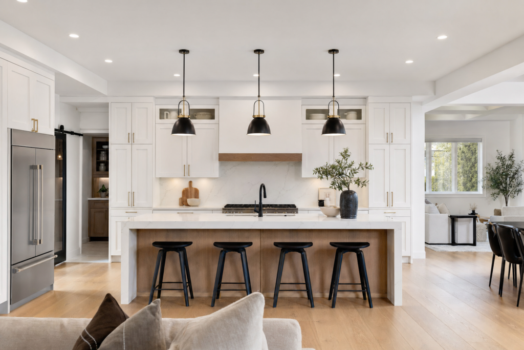 what does a general contractor do